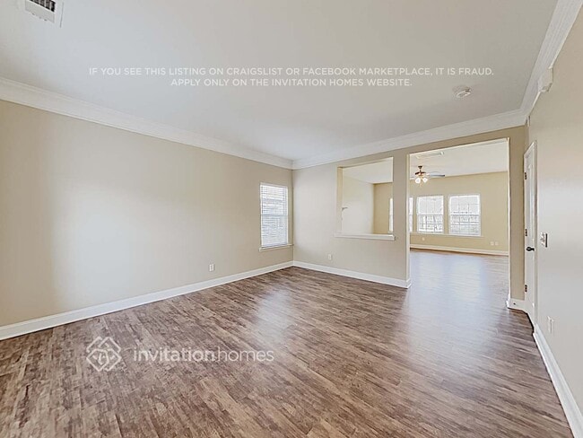 Photo - 15217 Superior St