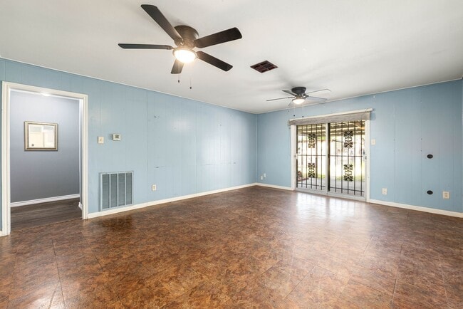 Building Photo - 6515 Ashton St Rental