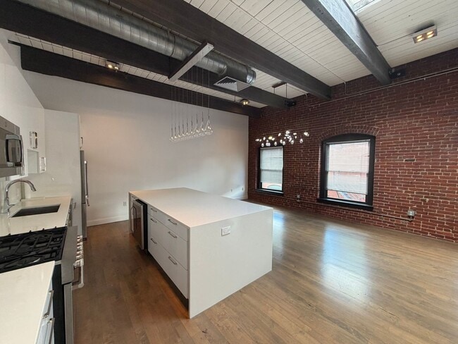 Photo - 21 Wormwood St Unit 621