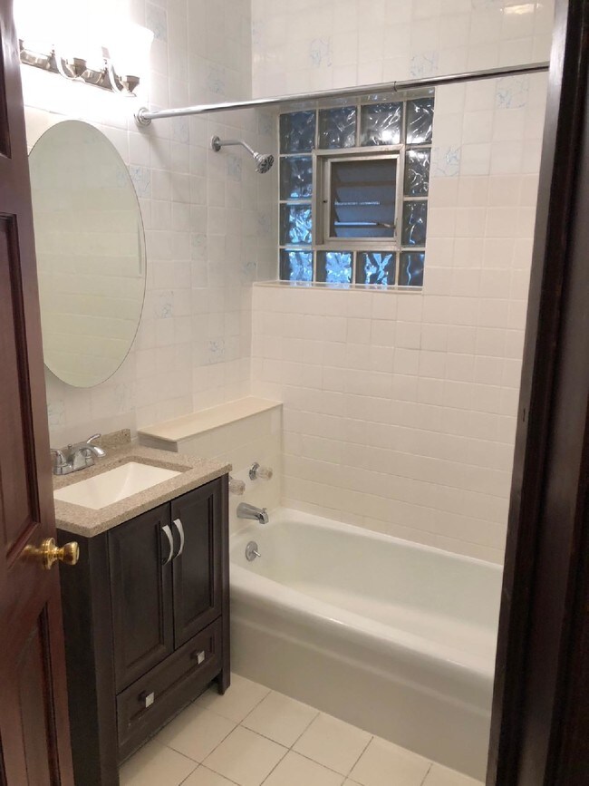 Photo - 3301 N Monticello Ave Unidad 2