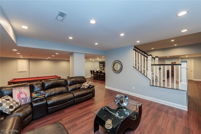 Photo - 30 Cableknoll Ln