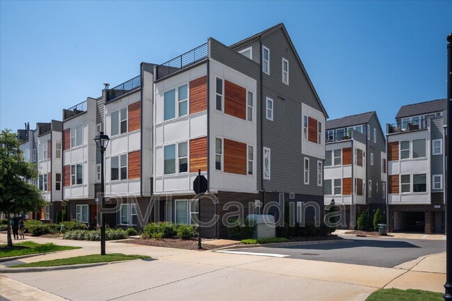 Building Photo - 2104 Bryant Park Dr