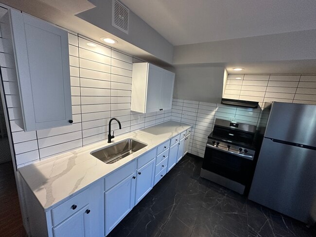 Photo - 4253 James Ave N Apartments Unit 3