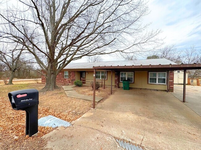 Building Photo - 200 Cedar Ln