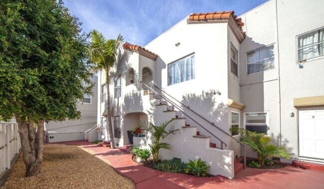 Photo - 2121 Long Beach Boulevard Long Beach, CA 90806