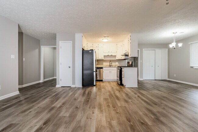 Photo - 721 Pepperwood Trail