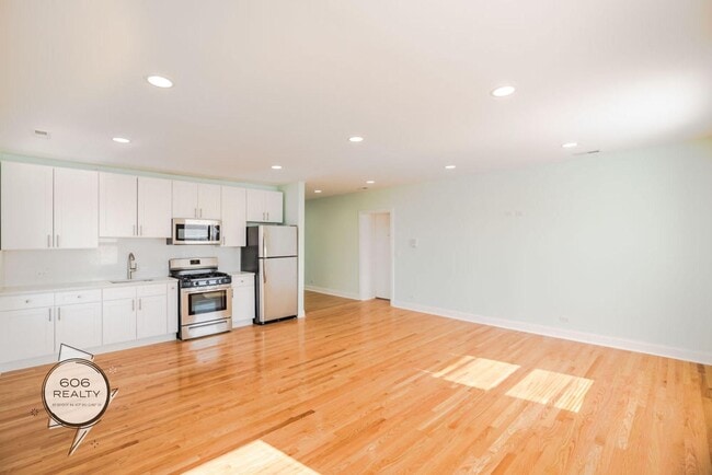 Photo - 4454 W Diversey Ave Unit 2E
