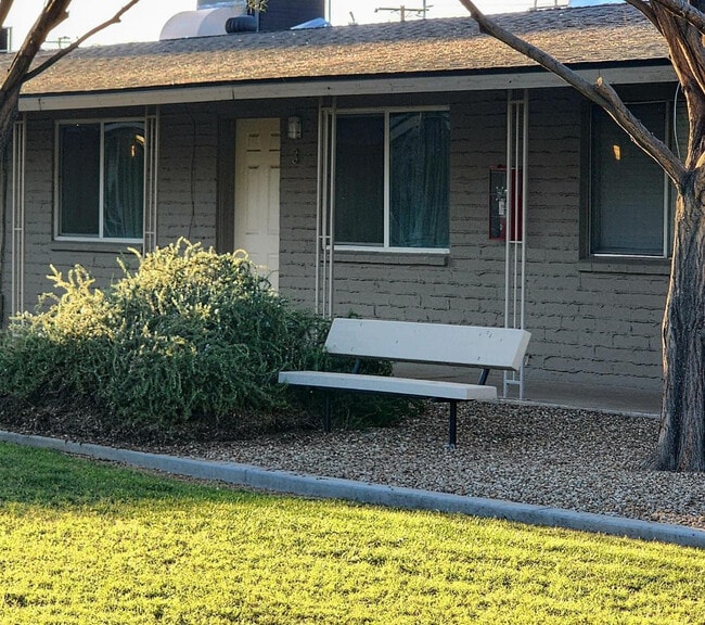 Building Photo - 6819 N 12th St Unit 3