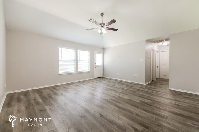 Photo - 1013 Bainbridge Ln