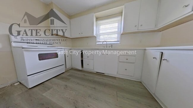 1610 Brockett Ave