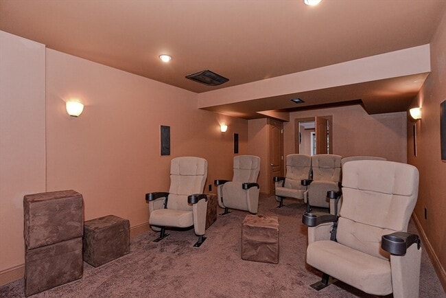 Photo - 33 Anderson Way