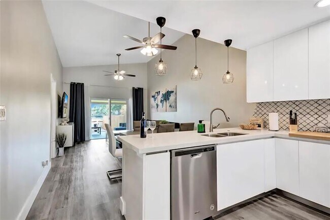 Photo - 2413 SW 58th Manor