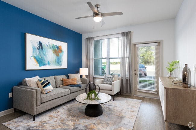 1BR, 1BA - 797SF