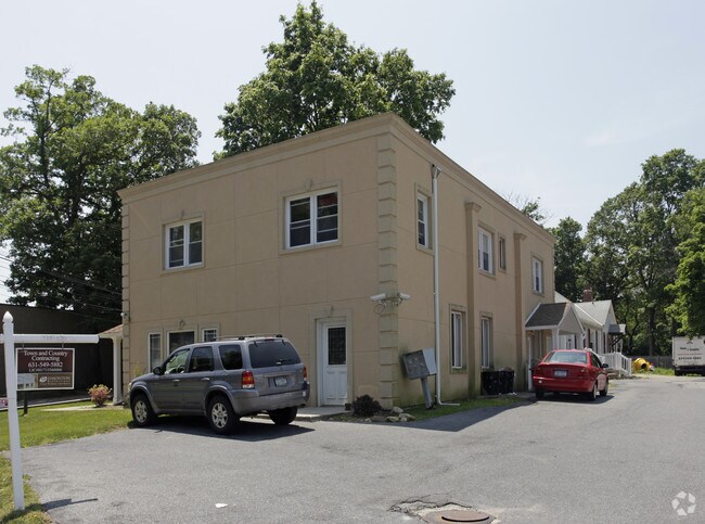 Photo - 195 W Hills Rd