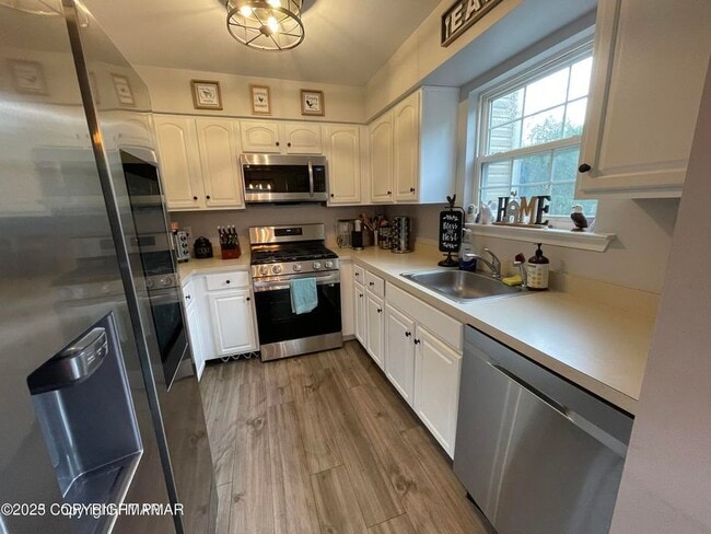 Photo - 51 Lower Ridge View Cir