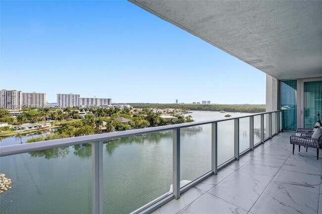 Photo - 330 Sunny Isles Blvd Unidad 5-708