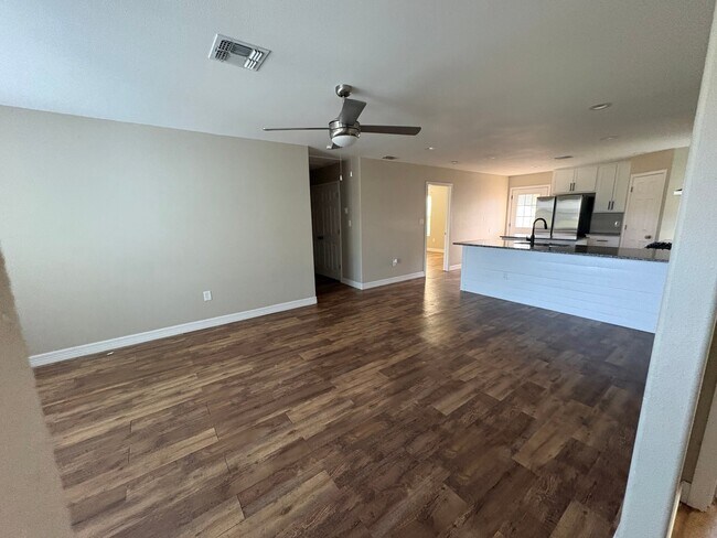 Photo - 4042 Ramsey St