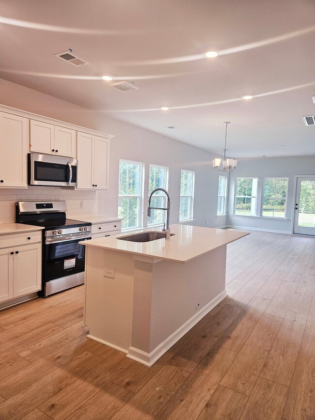 Photo - 101 Bluebell Way