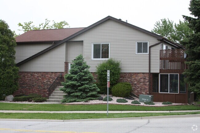 Townhouse- Orland Park - 14300 Clearview Ct Rental