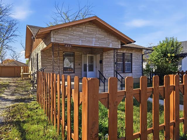 Photo - 823 S Beacon St