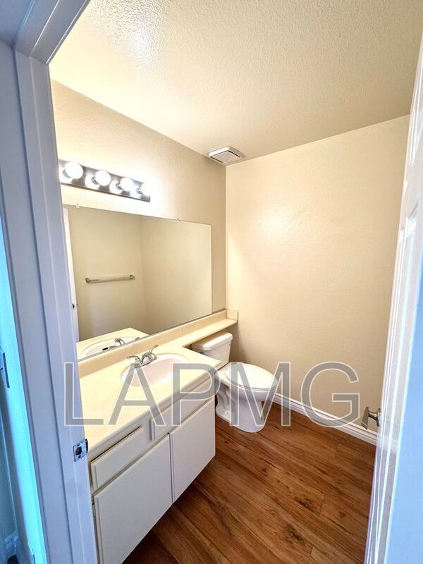 Photo - 12251 Moorpark St