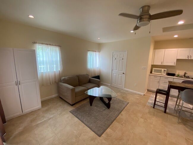 Photo - 6451 Bothwell Rd