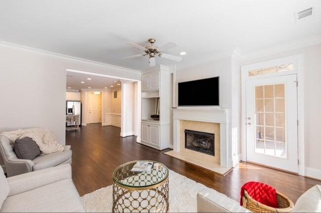 Photo - 2300 Peachford Rd Unit 1302