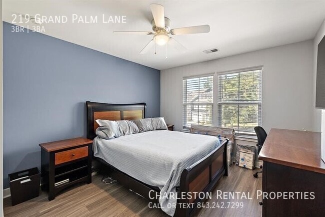 Photo - 219 Grand Palm Ln