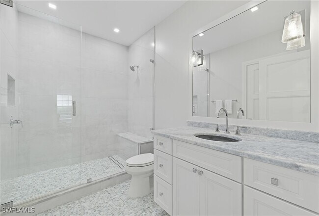 Photo - 360 Carlton Pl Unit 11