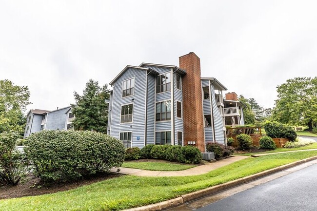 Photo - 358 S Pantops Dr