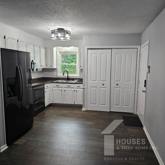 Photo - 14 Baggott St