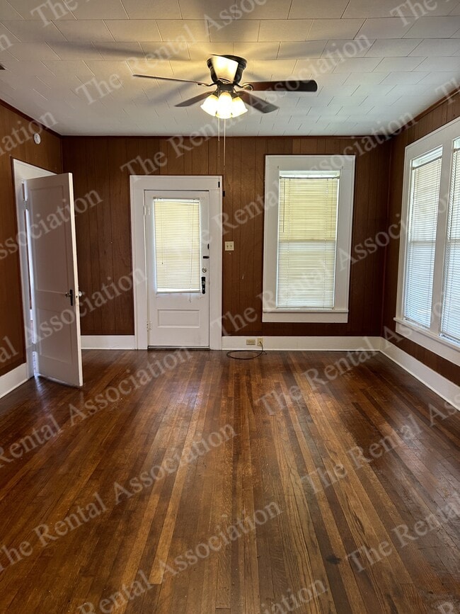 Photo - 201 S Farmerville St