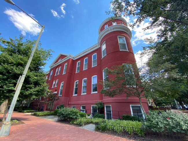 2 Bedroom With Loft on Capitol Hill - 2 Bedroom With Loft on Capitol Hill