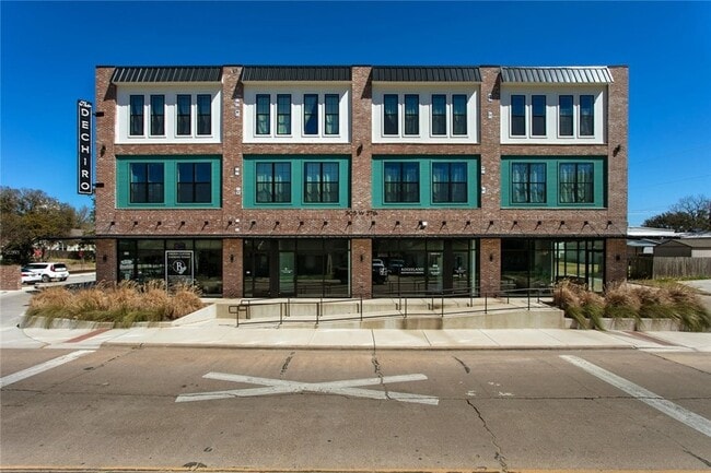 Photo - 305 W 27th St Condo Unit 335