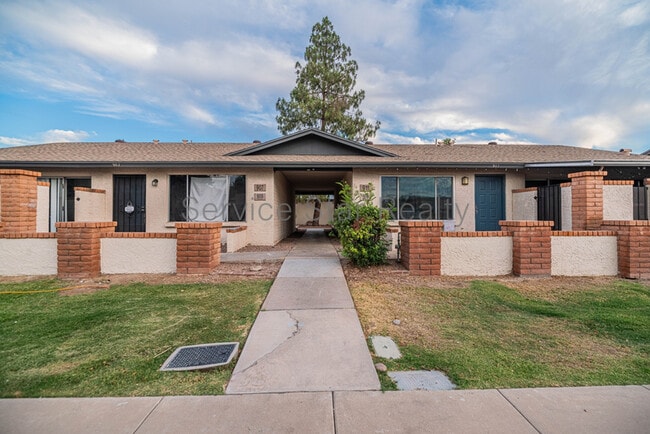 Building Photo - 909 W Malibu Dr