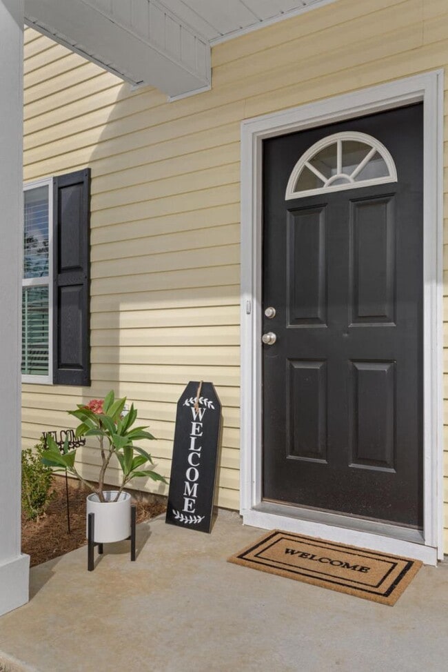 Building Photo - 3/3 condo convenient to FSU, FAMU, TCC, re...
