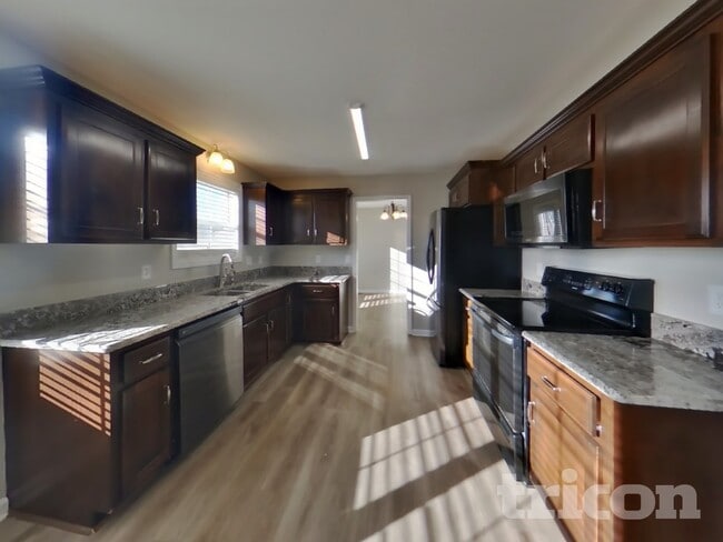 Photo - 1908 Sherman Court