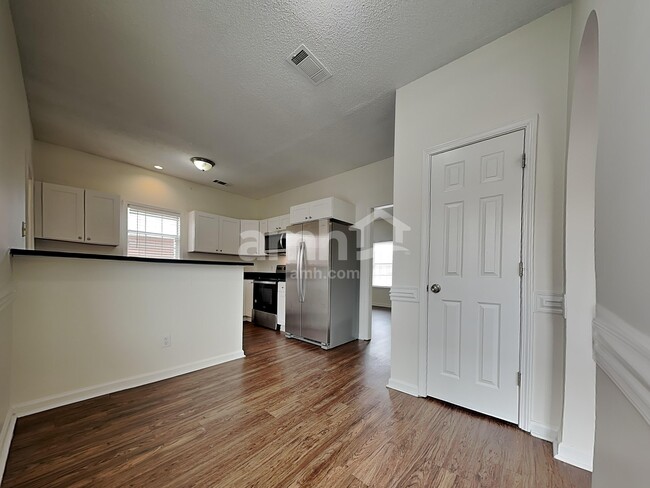 Photo - 821 Rain Dance Way