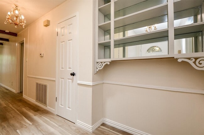 Photo - 162 Bluebonnet St