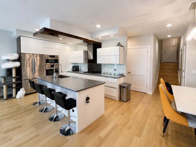Photo - 1008 N Larrabee St Unit 3S