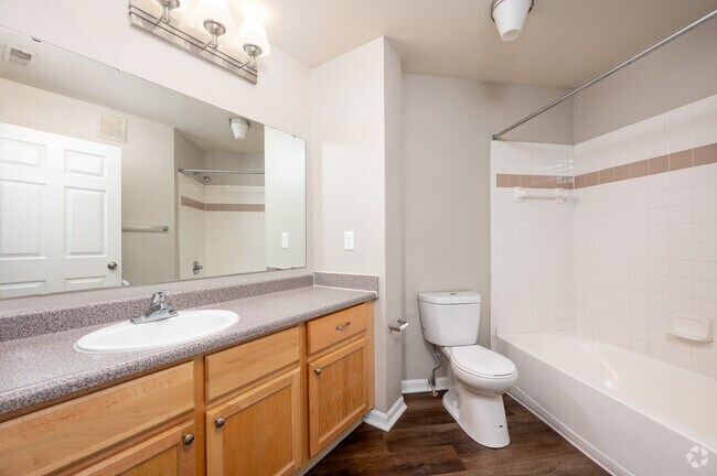 3BR, 2BA - 1,452SF - Bathroom