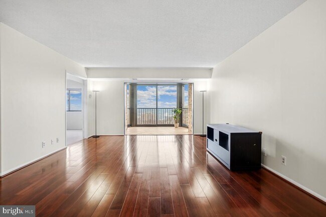 Photo - 5902 Mt Eagle Dr Unit 1601