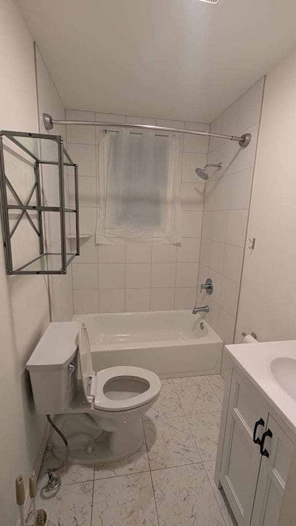 Photo - 2 bedroom 1 bath home near Lake Julian in Arden, convenient location.