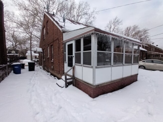 Photo - 3 bedroom/1.5 bath now available! $1300/mo!