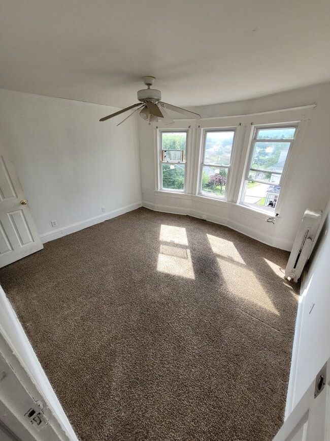 Photo - 80-82 Graham Avenue Unit 82