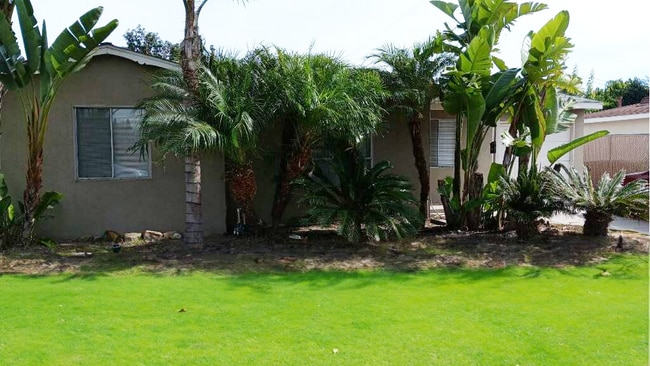 Building Photo - 13092 La Pata St