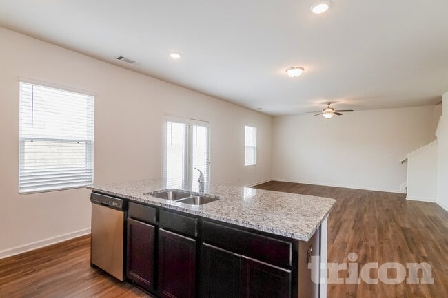 Photo - 1044 Hudson Ct