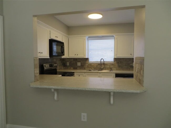 Photo - 8716 Club House Dr