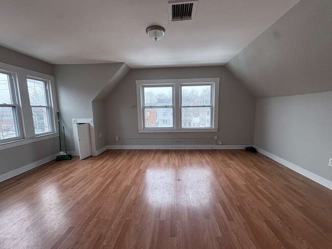 Building Photo - 299 Norton St Unit 3