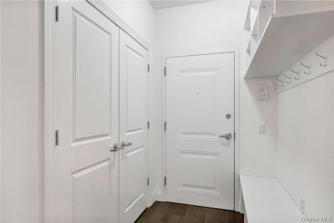 Photo - 10 Byron Pl Unidad PH 814